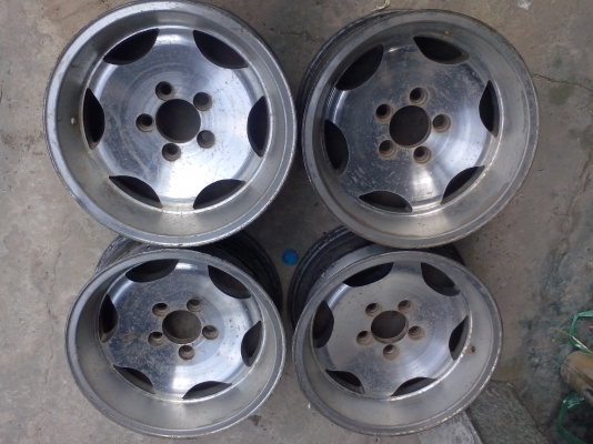 ล้อหยดน้ำ5รู15กว้าง8.5พร้อมยาง7000และล้อโตต้า15 5000