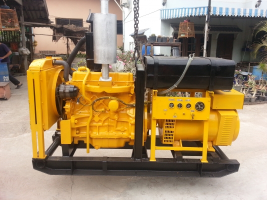 ขายเครื่องปั่นไฟ 25kw ไดร์บัสเลส พร้อม avr คับ เครื่องfordติดดีมากคับ