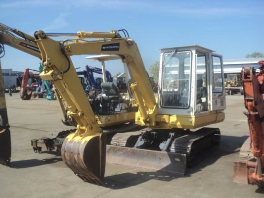 +++ขาย Komatsu PC 40-3 S/N 6701ปี 1984 เก่านอกญี่ปุ่น สภาพสวย พร้อมใช้งาน