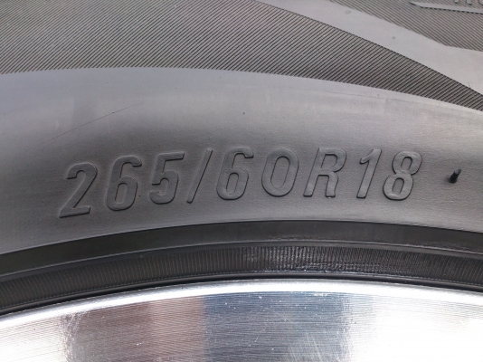 ขายแม็ก 6รู ขอบ18 พร้อมยาง MAXXIS 265/60R18 ยางปี10 สวยๆ 1 ชุด