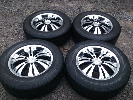 ขายแม็ก 6รู ขอบ18 พร้อมยาง MAXXIS 265/60R18 ยางปี10 สวยๆ 1 ชุด