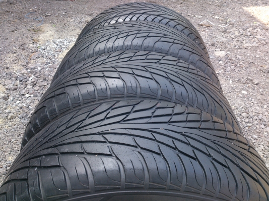 ขายแม็ก 6รู ขอบ18 พร้อมยาง MAXXIS 265/60R18 ยางปี10 สวยๆ 1 ชุด