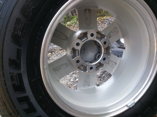 ขายแม็ก ALL NEW ISUZU ถอดป้ายแดงพร้อมยางบริสโตน 245/70R16 ยางสัปดาห์ที่41 ปี13 (ตุ่มหน้ายางยังมีอยู่) จำนวน 1 ชุด