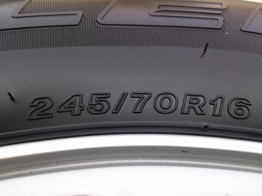 ขายแม็ก ALL NEW ISUZU ถอดป้ายแดงพร้อมยางบริสโตน 245/70R16 ยางสัปดาห์ที่41 ปี13 (ตุ่มหน้ายางยังมีอยู่) จำนวน 1 ชุด