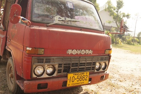 ขาย 4 ล้อ โตโยต้า ไดนาสตี้ เครื่องเเรงมาก อีซูซุ 2500 บรรทุกได้เกิน3 ตัน (ซื้อไปขับได้เลย) มีเอกสารครบ ถูกมาก รีบโทรเลย 99,999 บาท