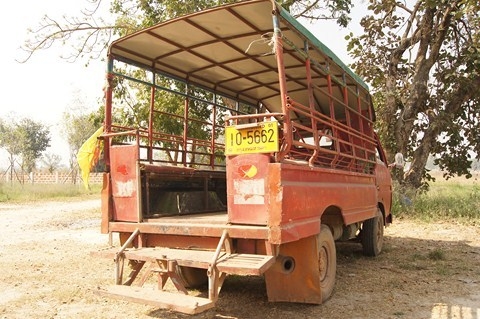 ขาย 4 ล้อ โตโยต้า ไดนาสตี้ เครื่องเเรงมาก อีซูซุ 2500 บรรทุกได้เกิน3 ตัน (ซื้อไปขับได้เลย) มีเอกสารครบ ถูกมาก รีบโทรเลย 99,999 บาท