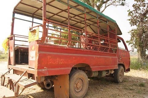 ขาย 4 ล้อ โตโยต้า ไดนาสตี้ เครื่องเเรงมาก อีซูซุ 2500 บรรทุกได้เกิน3 ตัน (ซื้อไปขับได้เลย) มีเอกสารครบ ถูกมาก รีบโทรเลย 99,999 บาท