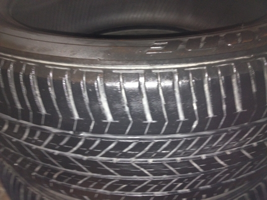 ขายยางบริดสโตน 2 เส้น  ขอบ20   245/50/20 ดอกเต็มๆสวยที่สุด