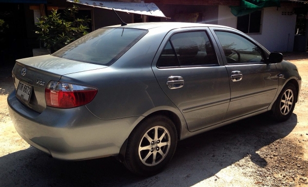 **240,000 บ.ต่อรอง**ขายรถเก๋ง TOYOTA VIOS VVTi 1.5E ปี49/06 เกียร์ธรรมดา ติดแก๊สLPG ลงเล่ม เครื่องแน่นดี ประหยัด ความร้อนปกติ ไม่โก่ง ล้อแม็ก ยางสวยภายในสวยครบ แอร์ กระจกไฟฟ้า หน้า-หลังเดิมไม่เคยชนหนักสีสันบางสวย พร้อมใช้งาน ทะเบียนเต็ม ราคาต่อรองได้เด้อ