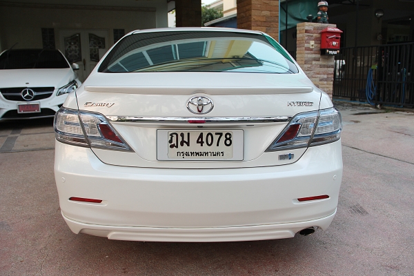 CAMRY 2.4 HYBRID ตัว TOP มีประกันชั้นหนึ่งเหลืออีก 9 เดือน มี Navigator ปี 2011 เจ้าของขายเอง