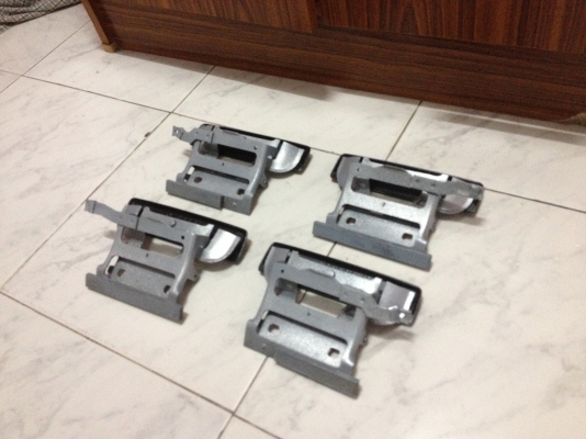 ขายมือเปิดประตูด้านนอก BMW e30 จำนวน4ชิ้น ราคา1000บาท โทร0875077464โส กทม