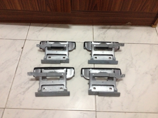 ขายมือเปิดประตูด้านนอก BMW e30 จำนวน4ชิ้น ราคา1000บาท โทร0875077464โส กทม