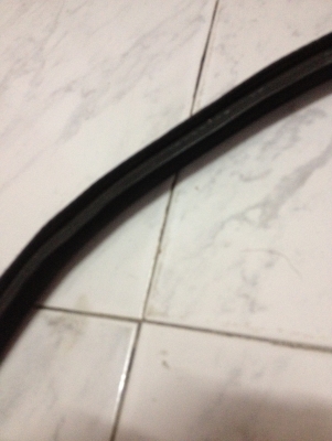 ขายยางขอบฝากระโปรงหน้า BMW e30 จำนวน1เส้น ราคา 300บาท โทร 0875077464โส กทม ขายยางขอบฝากระโปรงหน้า BMW e30 จำนวน1เส้น ราคา 300บาท โทร 0875077464โส กทม