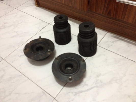 ขายเบ้าโช้คหน้า BMW e30 จำนวน1คู่ ราคา700บาท โทร 0875077464โส กทม ขายเบ้าโช้คหน้า BMW e30 จำนวน1คู่ ราคา700บาท โทร 0875077464โส กทม