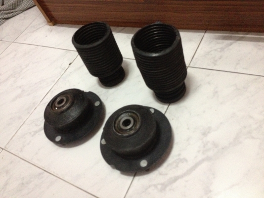ขายเบ้าโช้คหน้า BMW e30 จำนวน1คู่ ราคา700บาท โทร 0875077464โส กทม ขายเบ้าโช้คหน้า BMW e30 จำนวน1คู่ ราคา700บาท โทร 0875077464โส กทม