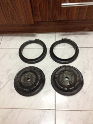 ขายถ้วยรองสปริงบนพร้อมยางรอง 1คู่ BMW e30 ราคา400บาท  โทร 0875077464โส กทม