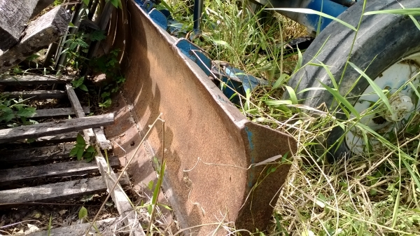 รถไถFORD เครื่องT6 มีเล่มทะเบียน  อุปกรณ์ มีดันหน้า...เจ้าของซื้อมาใช้น้อยมาก...