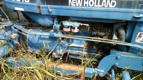 รถไถFORD เครื่องT6 มีเล่มทะเบียน  อุปกรณ์ มีดันหน้า...เจ้าของซื้อมาใช้น้อยมาก...