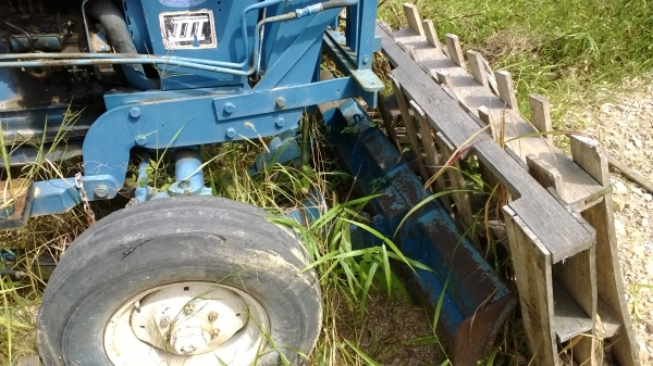 รถไถFORD เครื่องT6 มีเล่มทะเบียน  อุปกรณ์ มีดันหน้า...เจ้าของซื้อมาใช้น้อยมาก...