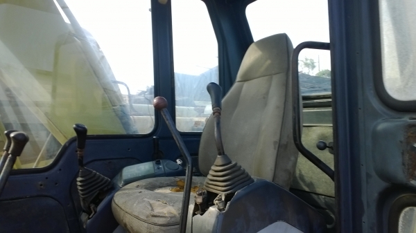 PC120-6 เครื่องโคมัสสุ มีอินวอยล์..รถเดิมๆสีเดิม สวยดี มีตำหนิที่โซ่นิดหน่อยเท่านั้น