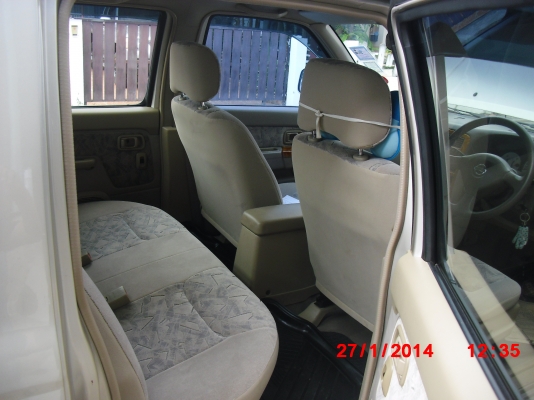 ขายนิสสัน4ประตู