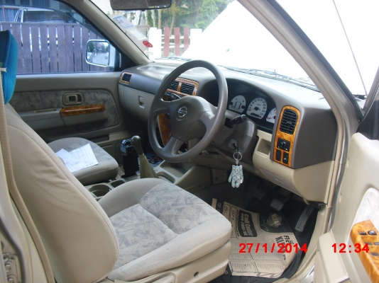 ขายนิสสัน4ประตู