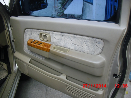 ขายนิสสัน4ประตู