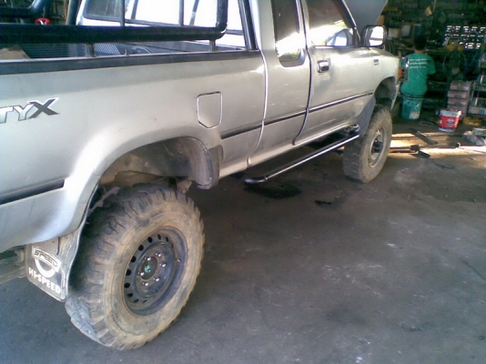 รับบริการติดตั้งยกสูงคานแข็งรถกะบะทุกชนิดและรับบิวลูกหมากทุกชนิด