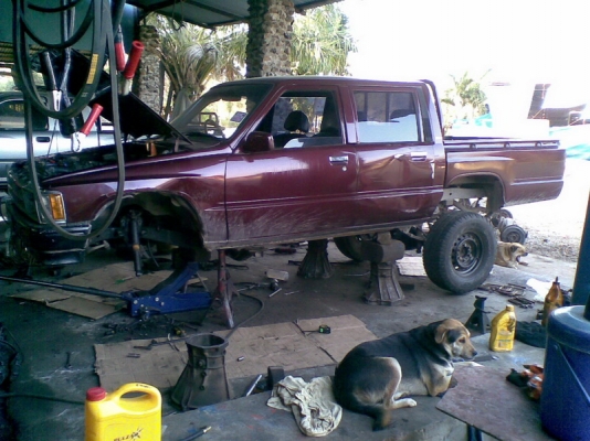 รับบริการติดตั้งยกสูงคานแข็งรถกะบะทุกชนิดและรับบิวลูกหมากทุกชนิด