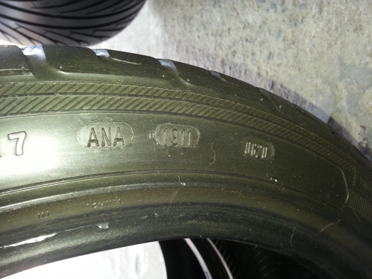 ยางชิง1ชุด สภาพสวยๆ 235/35/18 1 คู่ หน้า  255/35/18 1 คู่หลัง