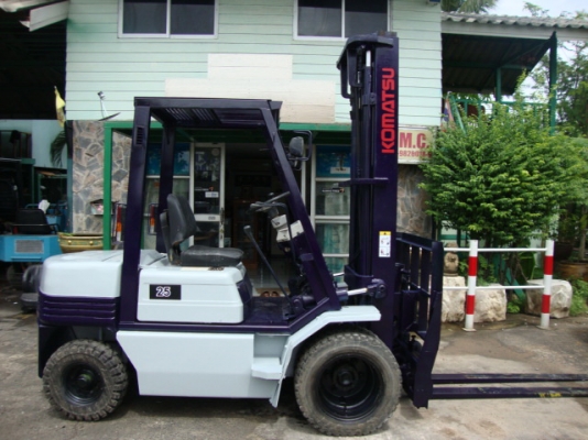 +++ขายรถโฟล์คลิฟท์ KOMATSU  FD25-11  เครื่องยนต์ดีเซล เสา 4 เมตร  ฮิ้งค์โฟล์ค  เกียร์ธรรมดา  ล้อหน้าคู่  *** รถนอกนำเข้า สภาพดี  ราคา  รายละเอียดคุยได้ครับ ***