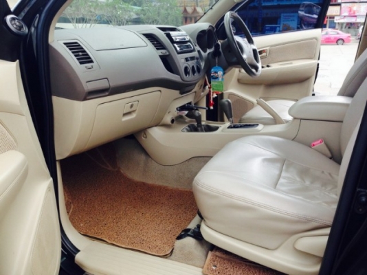 ดำดุ สุดเท่ห์ สไตล์ OFF ROAD วีโก้ 4 WD เกียร์ Auto ตัวท๊อป