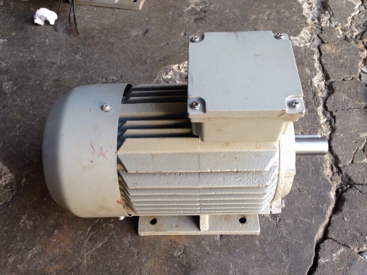 ขายมอเตอร์ Merz 2 HP. 380 V 1450 RPM. สภาพสวย ของใหม่ ไม่เคยใช้งาน