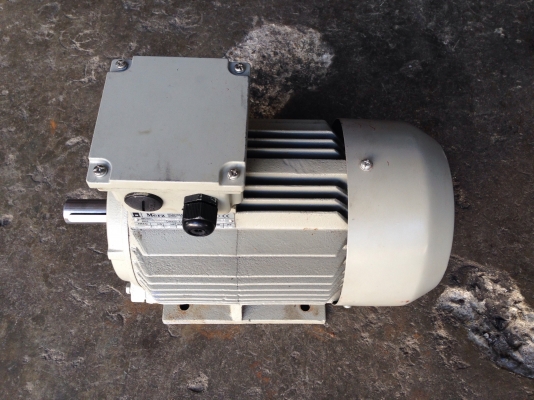 ขายมอเตอร์ Merz 2 HP. 380 V 1450 RPM. สภาพสวย ของใหม่ ไม่เคยใช้งาน
