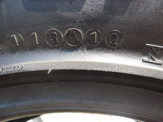 ขายยาง bf 265/75/16 ปี 12 ดอกเต็มติดหนวดกุ้ง จำนวน 1 เส้น