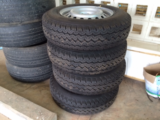 ขายยางDUNLOPถอดป้ายแดง195R15Cพร้อมกระทะ5รู