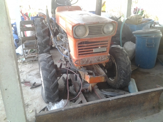 ขายรถไถ22แรงโฟวินขับเคลี่อน4ล้อตามสภาพมีพานหน้าลดเหลือ68000บาท