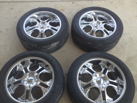 ขายล้อ 20 6รู เงาๆ สวยๆ มีพร้อมยางครับ นันกัง2010