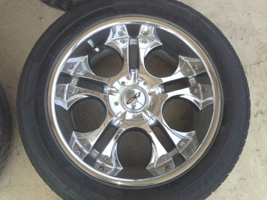 ขายล้อ 20 6รู เงาๆ สวยๆ มีพร้อมยางครับ นันกัง2010