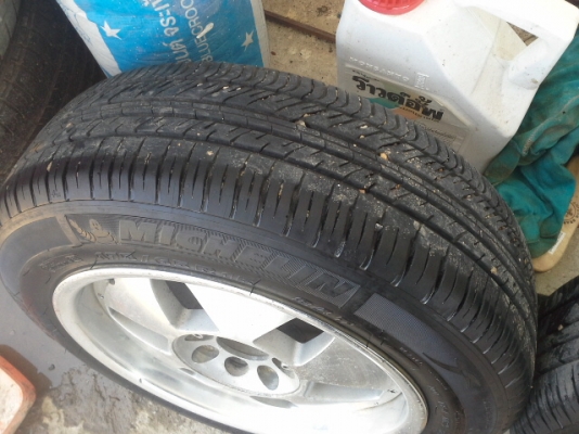 ขายล้อ15" ล้อjapan ฝาไม่มีครับ ขอบเลส พร้อมยาง 2012