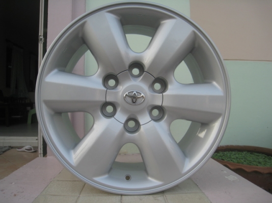 ขายล้อแม็ก vigo 17" x7.5" et30 6 รู 139.7 ทำสีใหม่ครับ ไม่มีซ่อมครับ สีเงิน พร้อมน็อตล้อเดิม ขายทั้งชุด 6,800 บาทครับ สนใจติดต่อเล็กคลองสามครับ (081-3747940)
