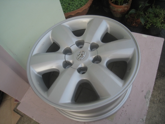 ขายล้อแม็ก vigo 17" x7.5" et30 6 รู 139.7 ทำสีใหม่ครับ ไม่มีซ่อมครับ สีเงิน พร้อมน็อตล้อเดิม ขายทั้งชุด 6,800 บาทครับ สนใจติดต่อเล็กคลองสามครับ (081-3747940)