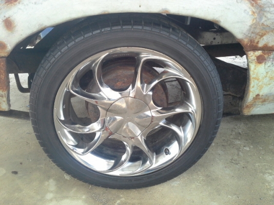 ขายล้อ17" 4 กับ5 รู 114พร้อมยางใช้งานได้เลย แนว LOW