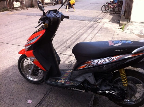 Click i ปี 53 สีดำ ส้ม รถบ้าน เครื่องแน่น ไม่หลวม ไม่มีควันขาว