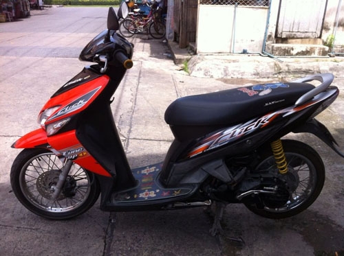 Click i ปี 53 สีดำ ส้ม รถบ้าน เครื่องแน่น ไม่หลวม ไม่มีควันขาว