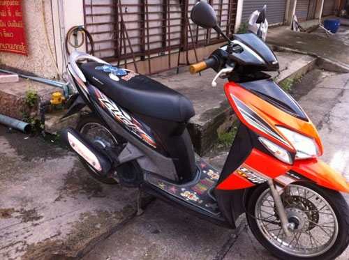 Click i ปี 53 สีดำ ส้ม รถบ้าน เครื่องแน่น ไม่หลวม ไม่มีควันขาว