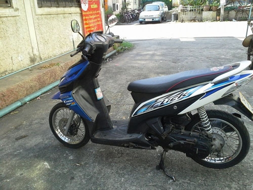 ขายด่วน click ปี 50 สีขาว น้ำเงิน รถบ้าน เดิมๆ ไม่หลวม ไม่มีควัน เอกสารครบ ทดลองขับดูได้จ้า ขายด่วน click ปี 50 สีขาว น้ำเงิน รถบ้าน เดิมๆ ไม่หลวม ไม่มีควัน เอกสารครบ ทดลองขับดูได้จ้า