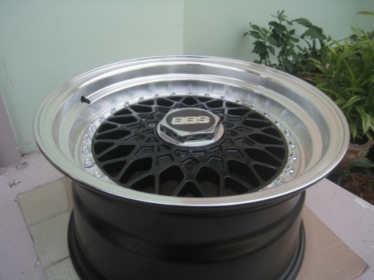 ขายล้อแม็กใหม่ลาย BBS 15"x8" et20 4รู100 สีดำขอบเงา ขายทั้งชุด 9,500 บาทครับ พร้อมใส่ ถ่วง สนใจติดต่อเล็กคลองสามครับ (081-3747940)