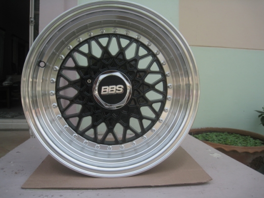 ขายล้อแม็กใหม่ลาย BBS 15"x8" et20 4รู100 สีดำขอบเงา ขายทั้งชุด 9,500 บาทครับ พร้อมใส่ ถ่วง สนใจติดต่อเล็กคลองสามครับ (081-3747940)