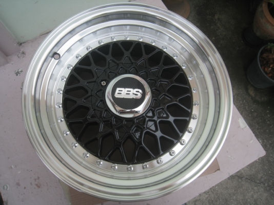 ขายล้อแม็กใหม่ลาย BBS 15"x8" et20 4รู100 สีดำขอบเงา ขายทั้งชุด 9,500 บาทครับ พร้อมใส่ ถ่วง สนใจติดต่อเล็กคลองสามครับ (081-3747940)